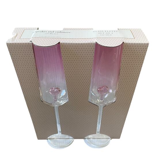 VIRAL Cupcakes & Cashmere Pink Heart Glass Champagne Flutes Set of 2 New - Picture 2 of 14
